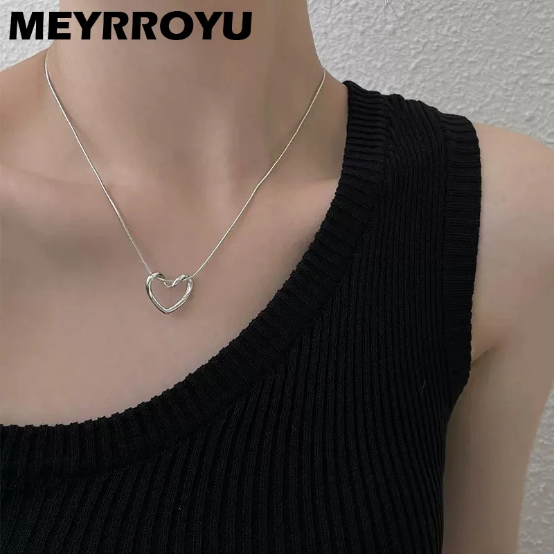 

MEYRROYU Summer Cute Hollow Heart Chain Choker Necklace For Women Girl Luxury Korean Fashion Jewelry Friend Gift Party collar