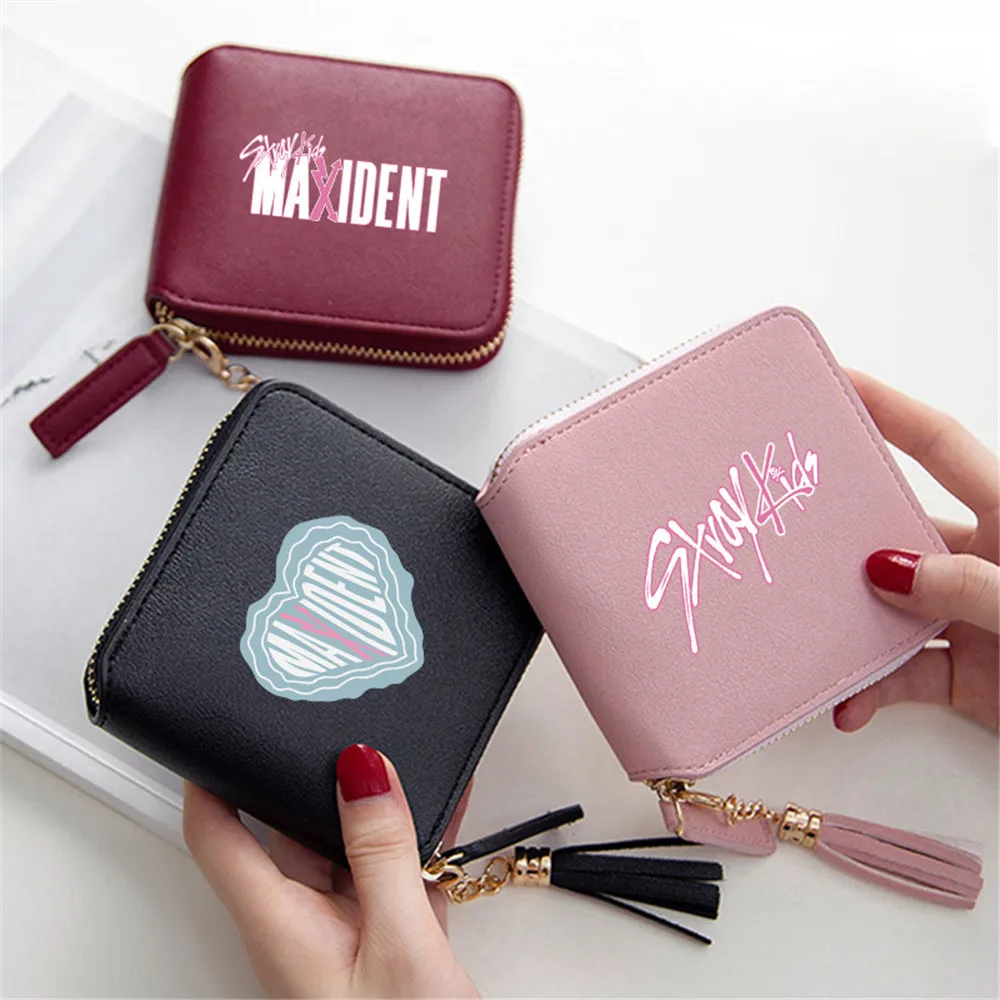 Детский кошелек в стиле K-POP для мелочи с отделением карт короткий кисточкой Felix