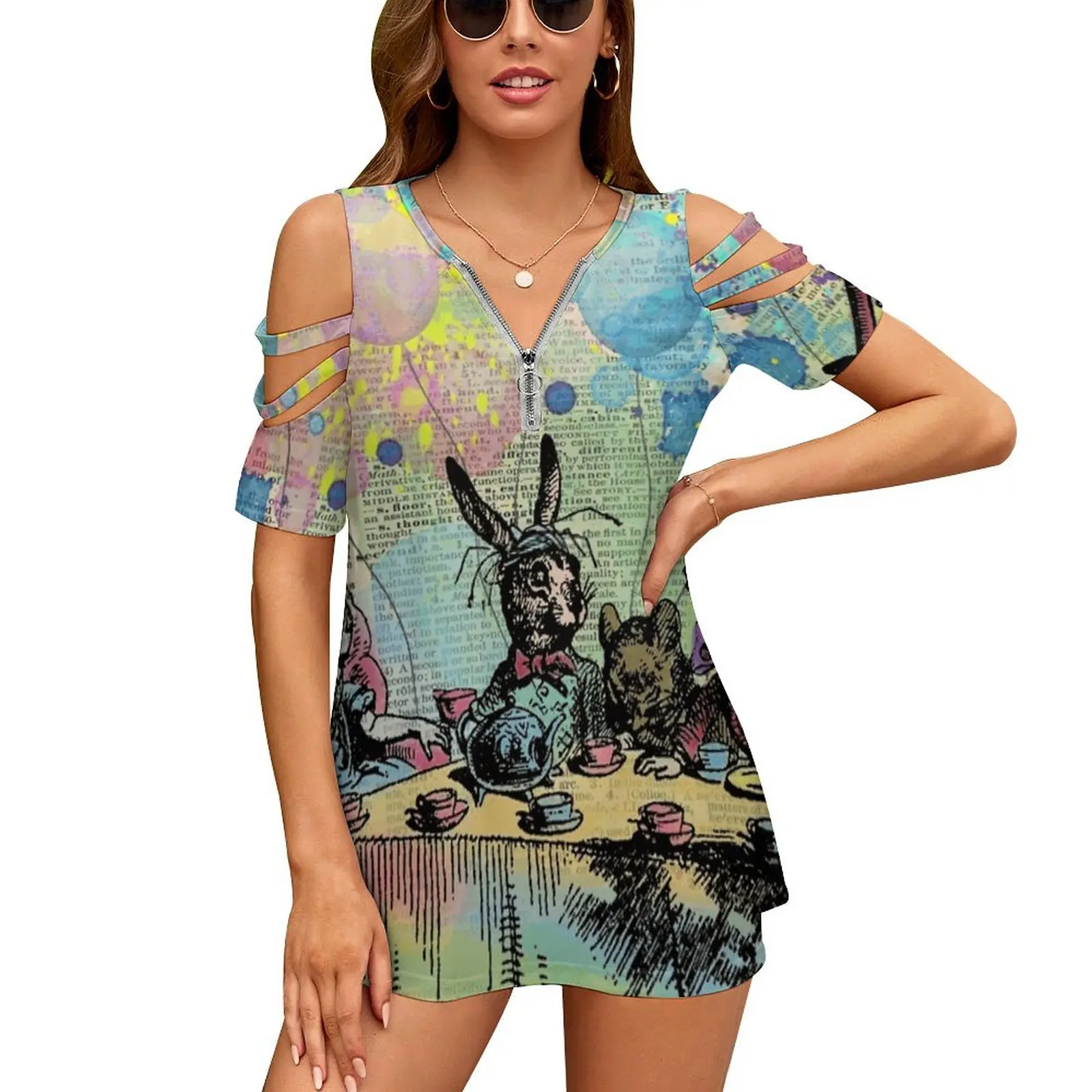 

Женская летняя футболка с V-образным вырезом и цветочным принтом