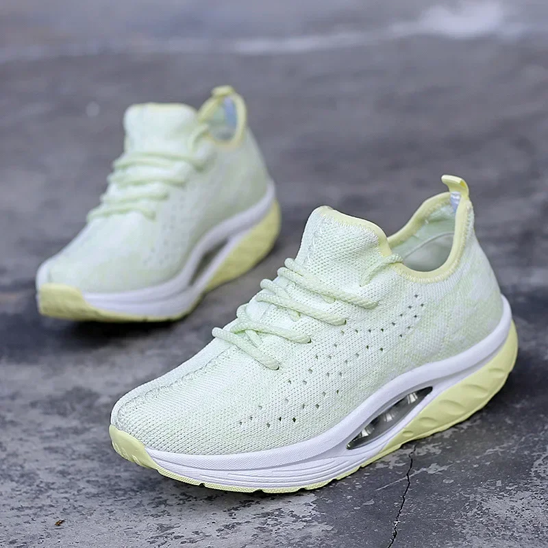 Женские кроссовки на танкетке мягкие дышащие сетчатые с воздушной подушкой