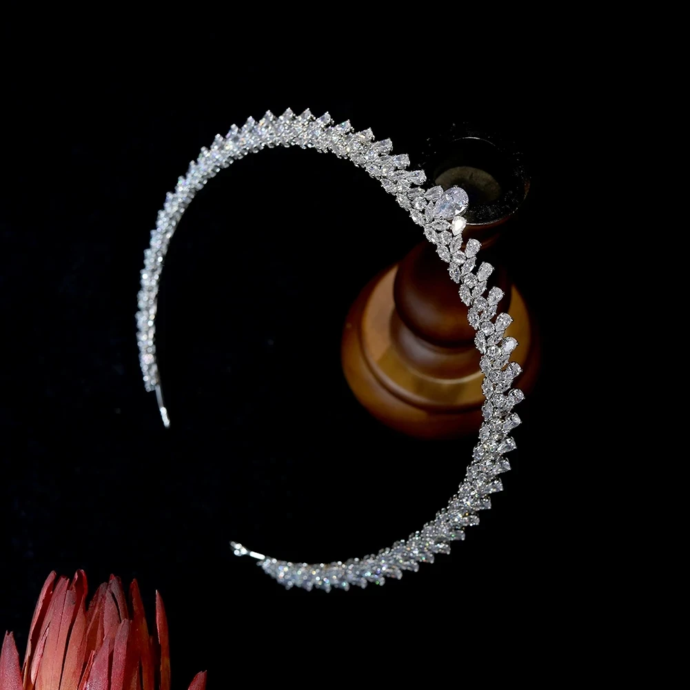 Женская длинная тиара с фианитами повязка на голову кристаллами