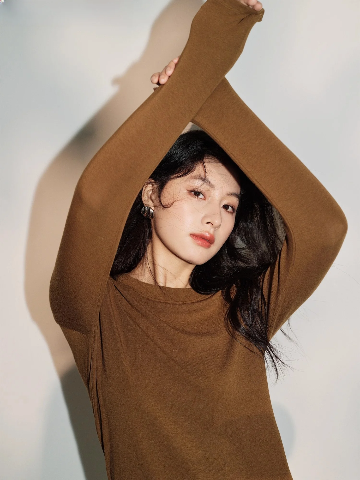 Базовый дом приталенная футболка с круглым вырезом и длинными рукавами женская