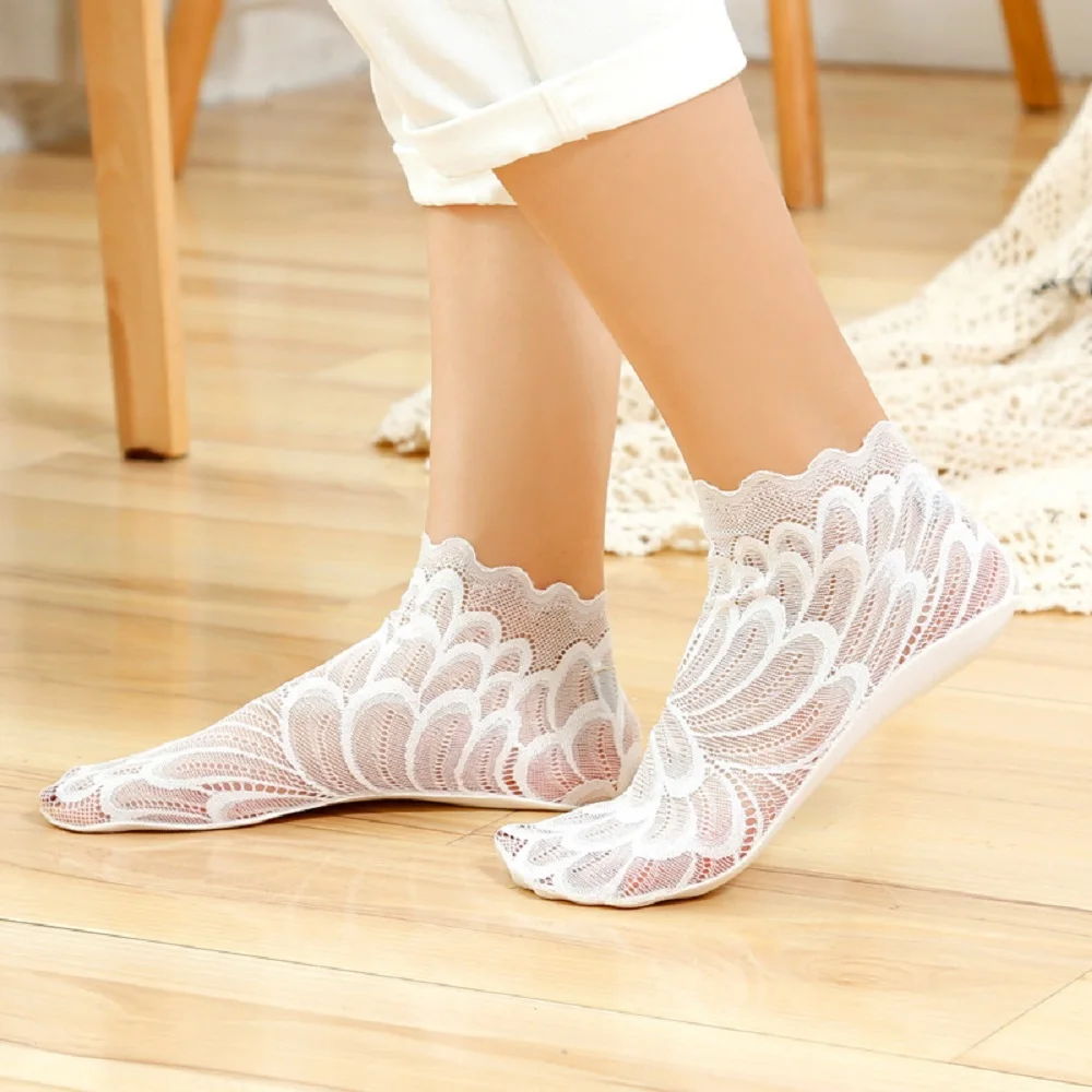 

Fashion Women Feather Lace Invisible Socks Thin Ladies Lace Boat Socks Women Hollow Non-slip Shallow Socks
