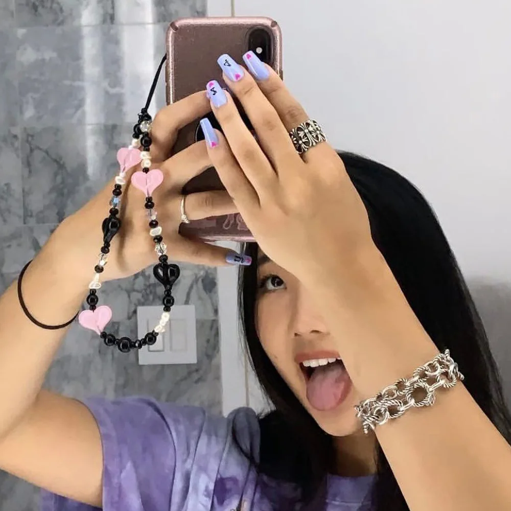 Мобильный подвес Kpop модный чехол для мобильного телефона с черным сердцем, верёвкой, бусинами, шармами, цепью и аксессуарами Y2K Jewelry KeyChain on.