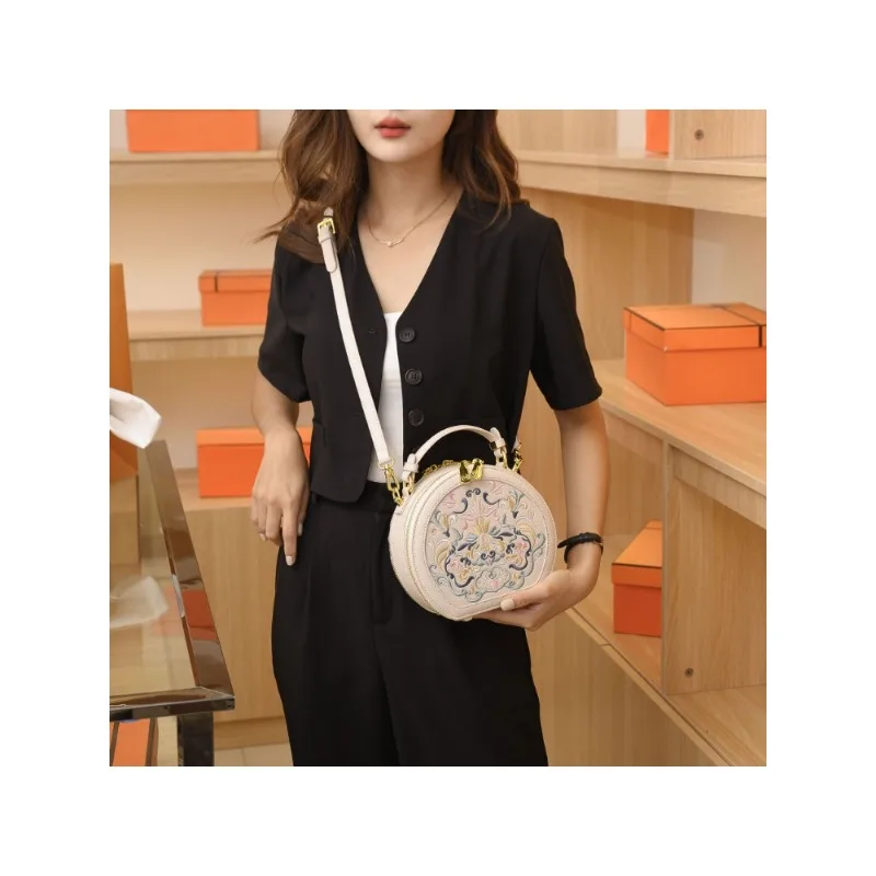 

High Quality Embroidered Portable Women's Bag with Artistic Chinese Style Single Shoulder Crossbody Small Round Bag