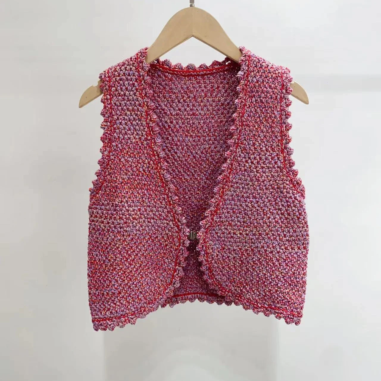

2023 Spring and Summer New Women Sweater Twist Pink Single Button Sleeveless Cardigan