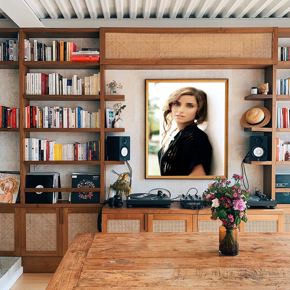 Певица Нелли Фуртудо фильм липкие постеры винтажная комната домашний бар кафе