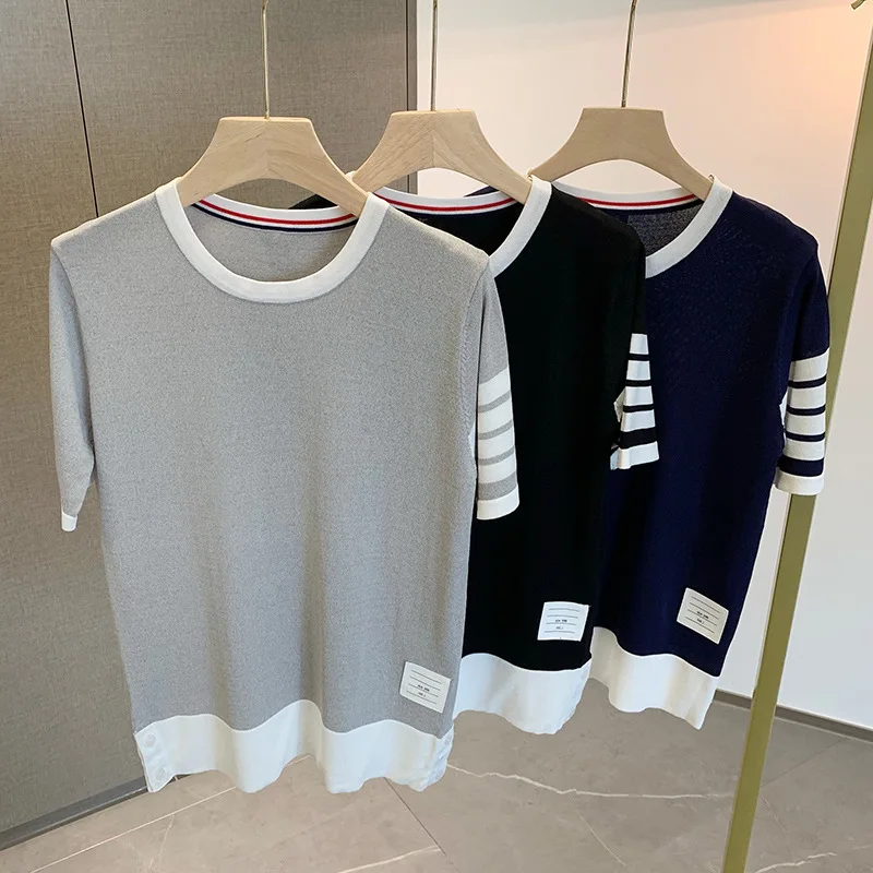 

2023TB Tide брендовая окрашенная в пряже четырехполосатая стандартная летняя цветная подходящая футболка с коротким рукавом Повседневная трендовая одежда для пар.