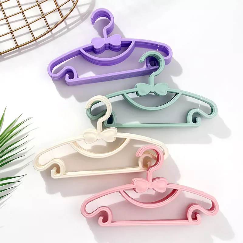 

2022New 5/10/20pcs Kids Clothes Hanger Racks Portable Plastic Display Hangers Windproof Children Coats Hanger Baby Clothing Orga