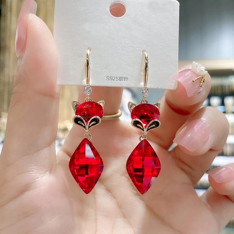 

Fashion Gorgeous Women's Pendant Earrings Exquisite Temperament Artificial Red Crystal Fox Earrings Delicate Jewelry