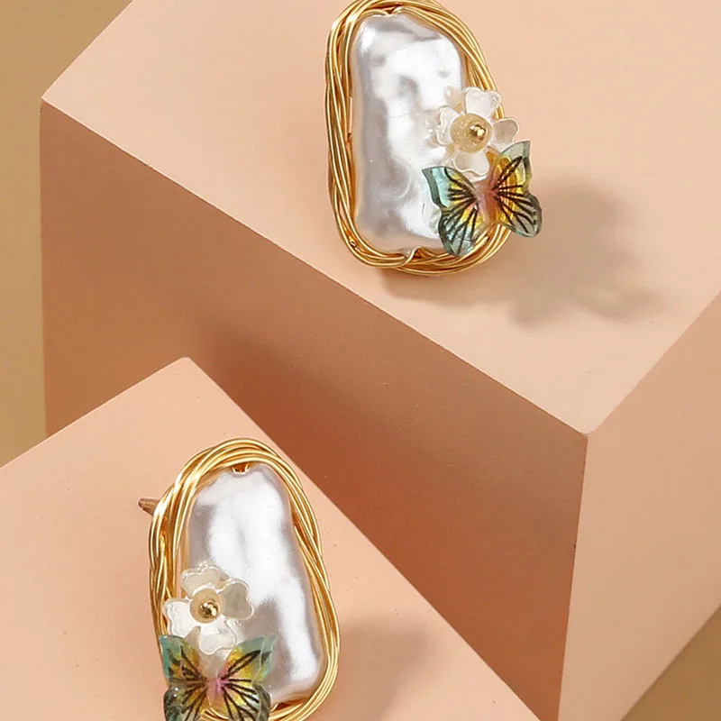 

Vintage Earring Handmade Winding Line Butterfly Flower Retro Gold Plated Square Irregular Pearl Stud Earrings Fashion Jewelry