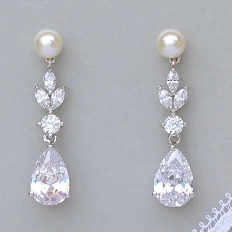 

Exquisite Round White Pearl Earrings Fashion Jewelry Shine Silver Color Metal Inlaid White Zircon Stones Drop Earring for Women