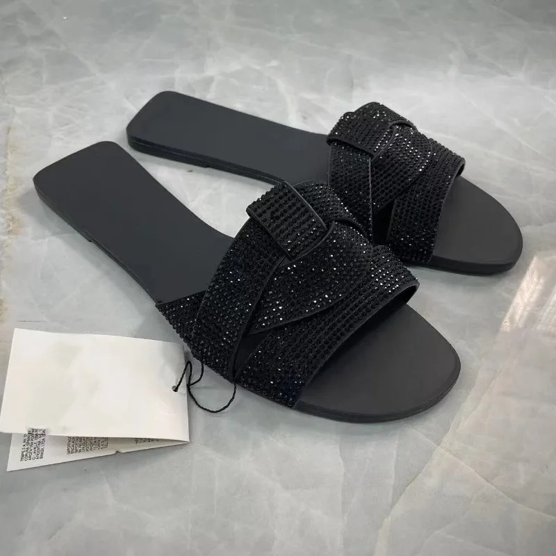 Шлепанцы женские на плоской подошве брендовые дизайнерские блестящие сандалии с