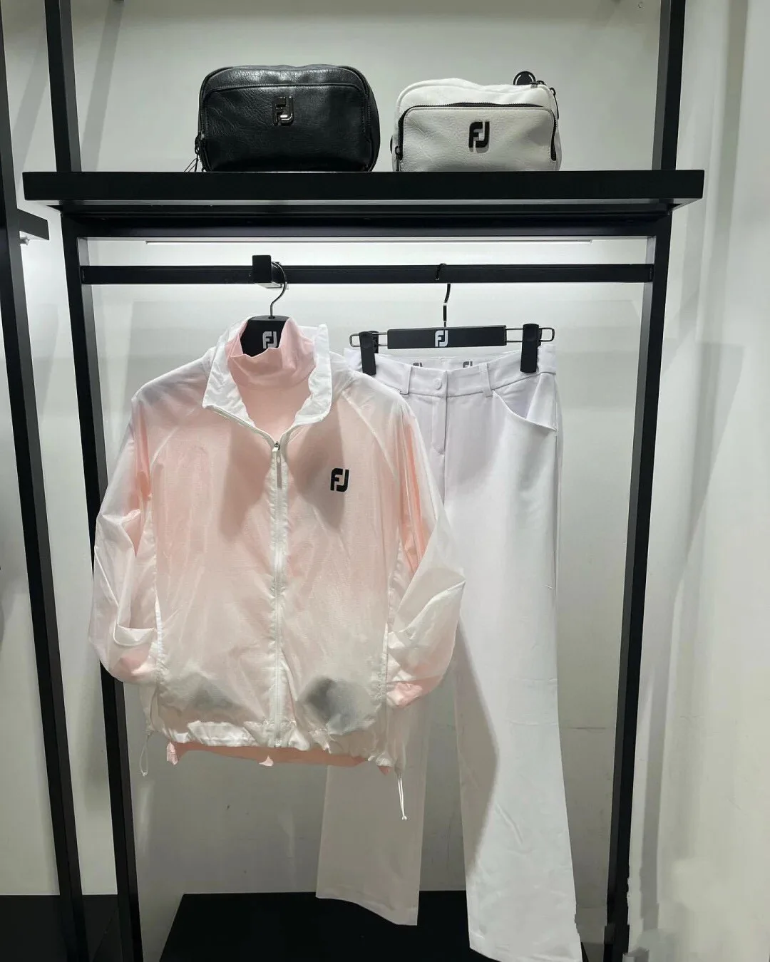 Unleash Your Golf Performance: Women's Lightweight Zip-Up Golf Jacket - Sun Protection in Style Outdoor sports and leisure