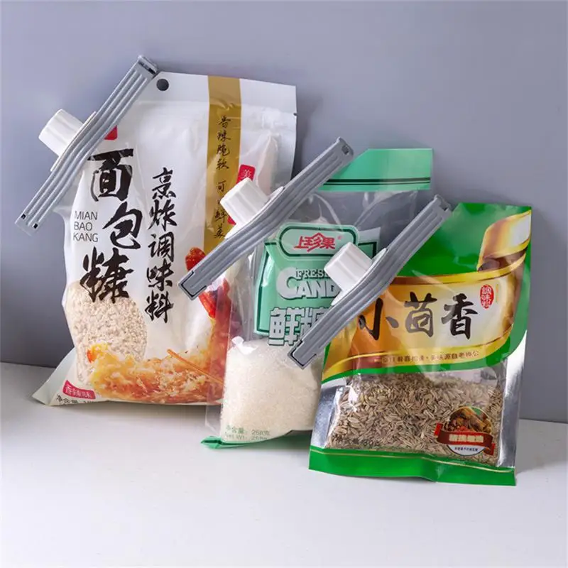 

2/4/6PCS Discharge Nozzle Bag Sealing Clip Preservation Food Plastic Clip Kitchen Food Milk Powder Sealing Clip Wholesale