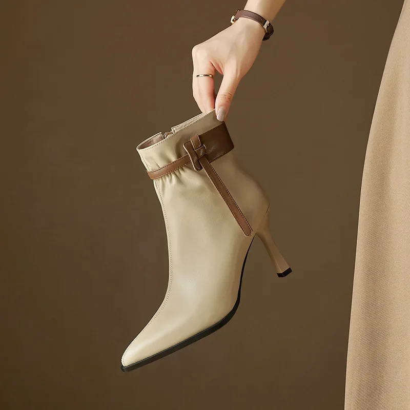 Женские короткие ботильоны с поясом и бахромой однотонные черные ботинки острым