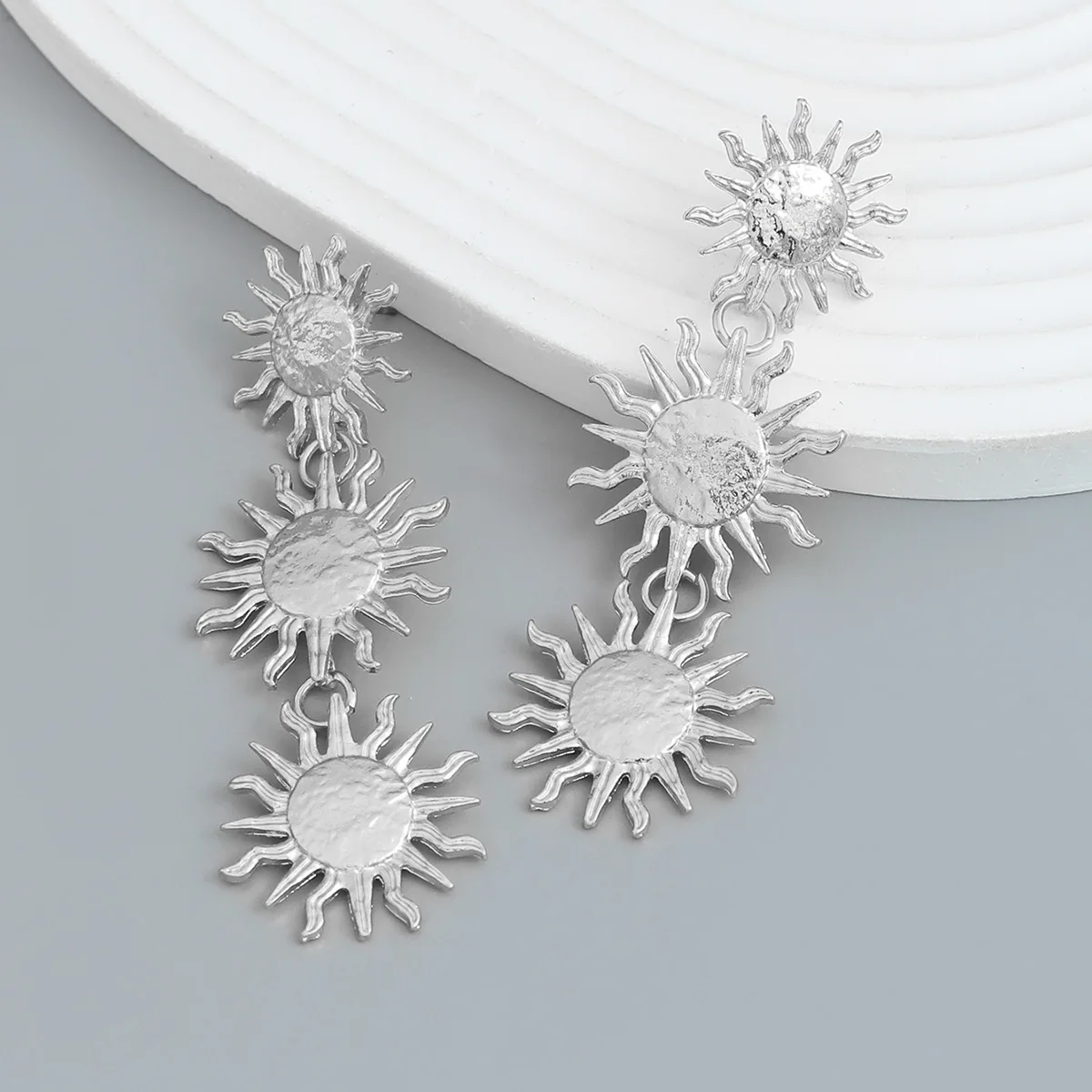 Punk Multilayer Metal Sunflower Dangle Earrings for Women Long Sun Flower Pendant Statement Jewelry Party Accessories Wholesale