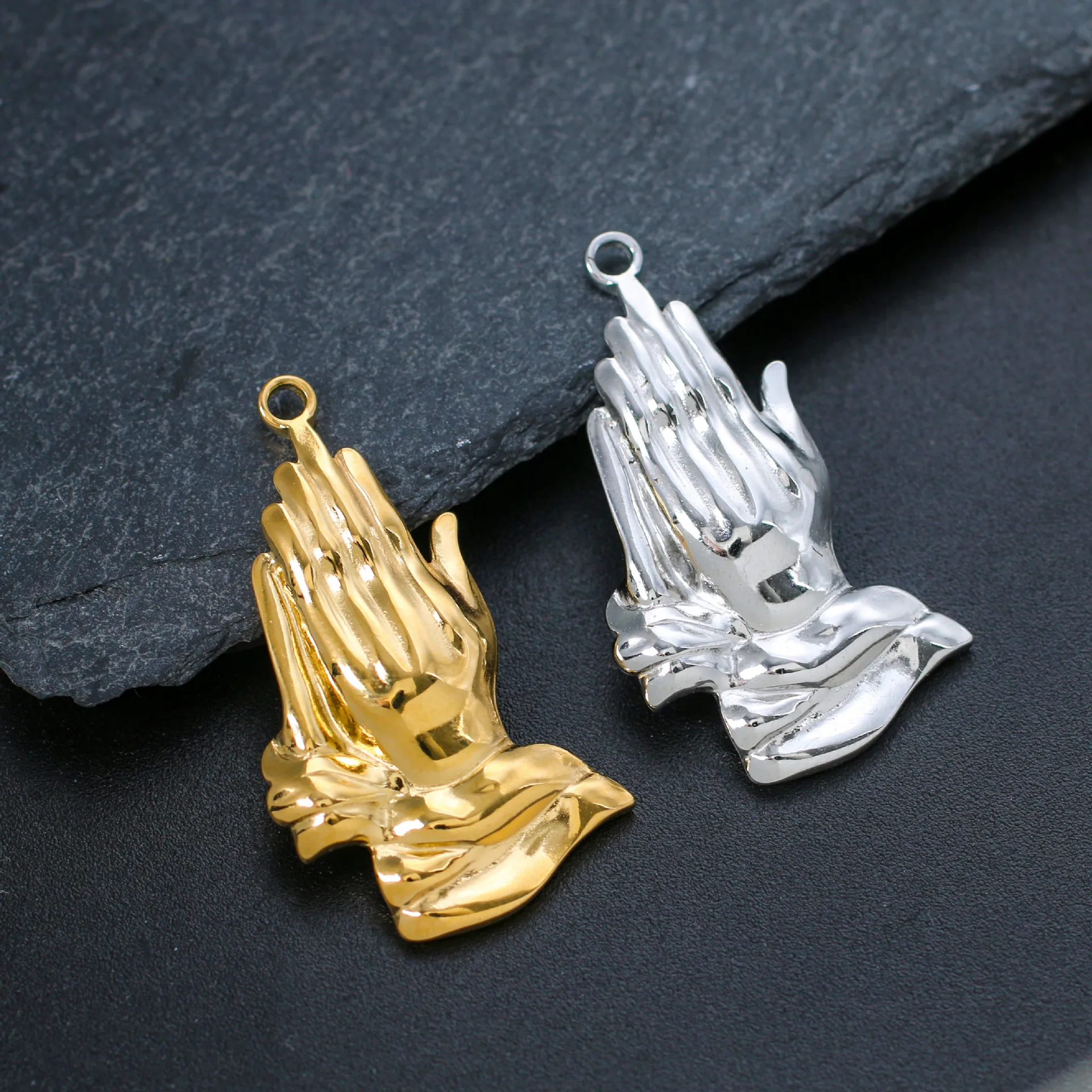 

3Pcs The Praying Hands Embossed Pendant Stainless Steel Hand Charms DIY Jewelry Necklace Bracelet Keychains Making Accessories