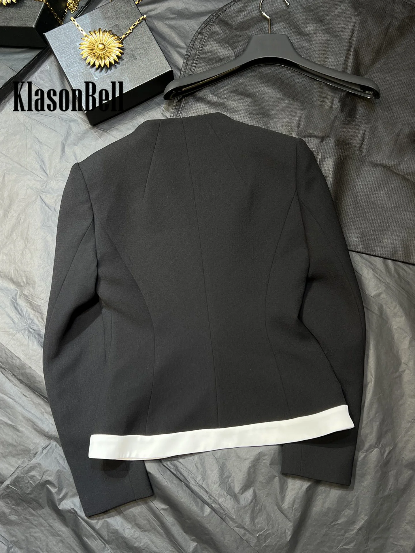 KlasonBell-Женская куртка с v-образным вырезом темпераментная черный белый сращенный