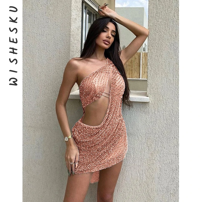 

Женское мини-платье с открытыми плечами, блестками и вырезами