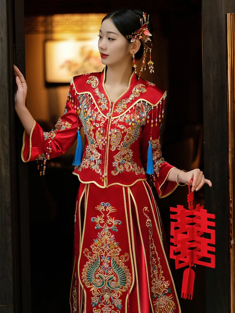 Exquisite V-Neck Embroidery Couple Wedding Dress Traditional Oriental Chinese Marriage Toast Cheongsam Vestidos