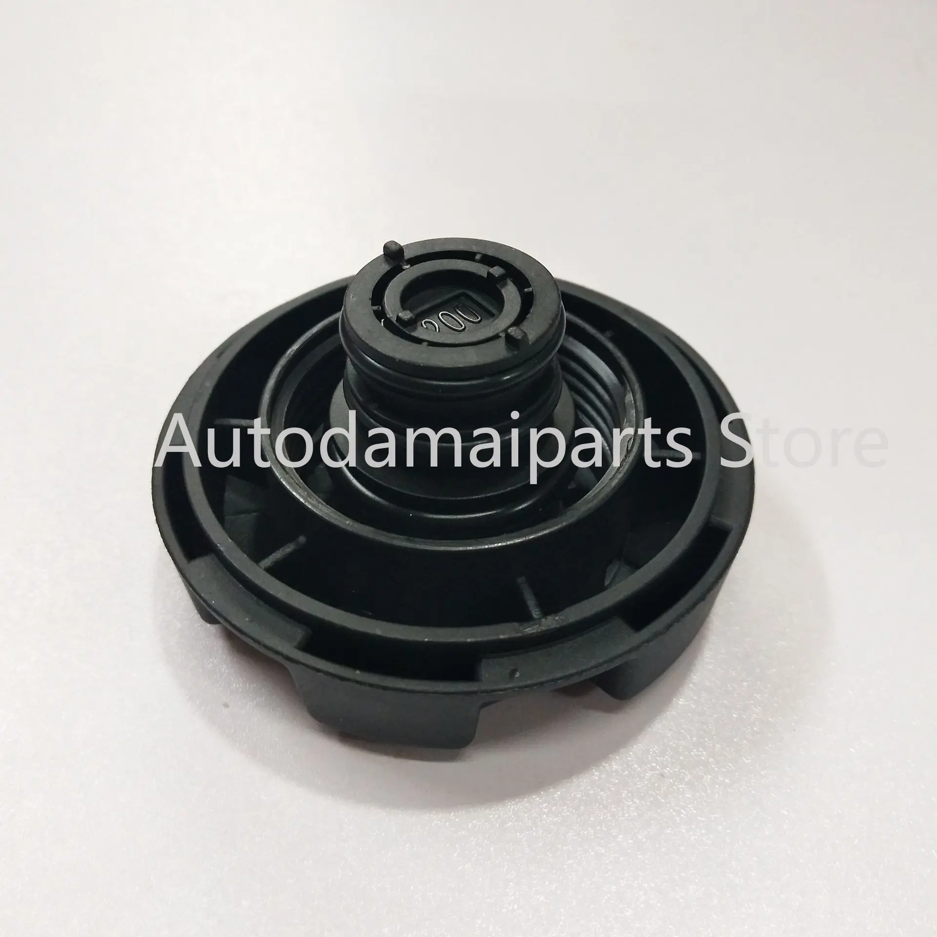 

Coolant Radiator Expansion Tank Cap For BMW E90 E60 F10 F07 F01 E70 E71 E63 E64 F02 M3 M4 17137516004 17117639021