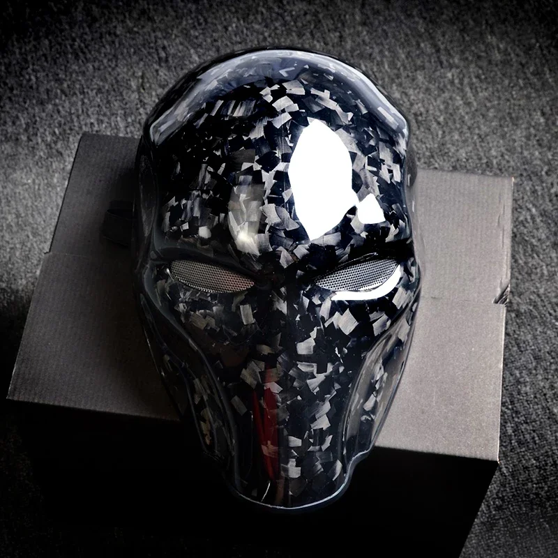 

Тактическая маска из углеродного волокна для взрослых