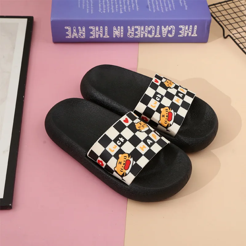 

2022 Summer New Non-slip Sandal for Girl Child Slippers Cute Cartoon PVC Slippers Children for Home Bathroom Beach