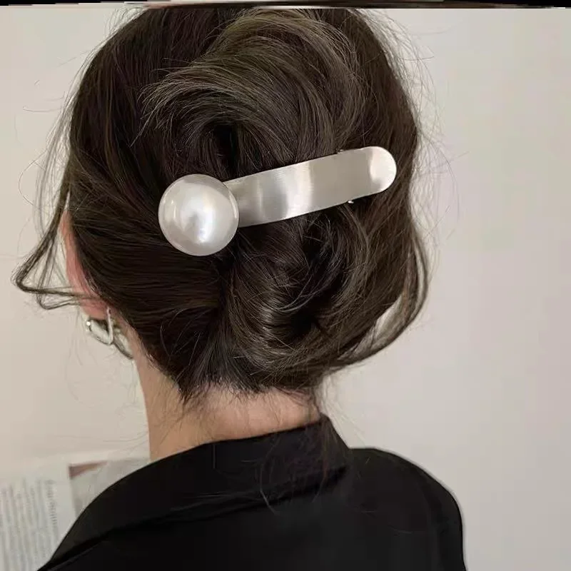 

Metal Pearl Hair Clip, Korean Fashion Back Scoop Horizontal Clip, Female Elegant and Elegant Style Duck Billed Clip