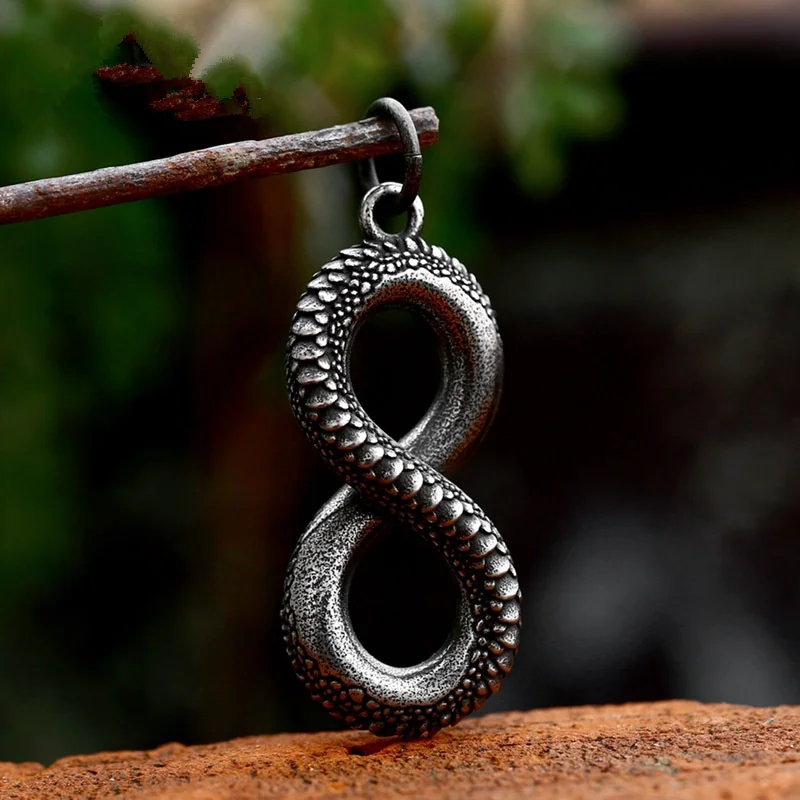 

New Number 8 Serpentine Stainless Steel Men Women Necklaces Pendants Chain Punk Trendy Fashion Jewelry Creativity Gift Wholesale