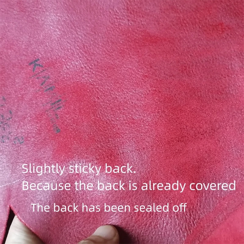 Черно-красная овчина толщиной 1 мм. Кожа первого слоя. Натуральная кожаная ткань.