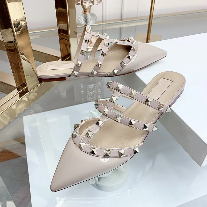 Flat Slippers Summer 2023 New Brand Rivet Women's Shoes Designer Sandals Casual Outdoor Leather Comfortable Concise Ladies Shoes