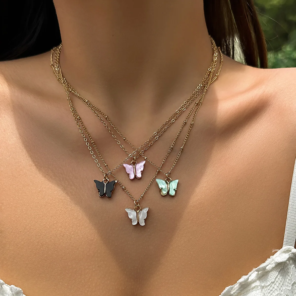 

Cute Acrylic Resin Butterfly Pendant Necklace for Women Pearl Beads Strand Choker Statement Jewelry