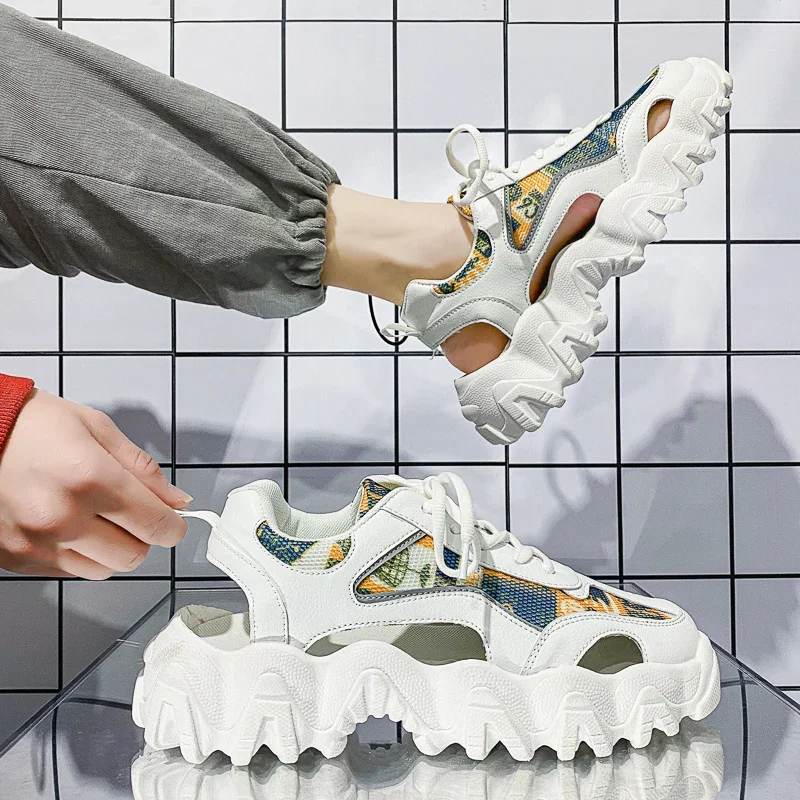 Лето 2024 новые дышащие сандалии для мужской верхней одежды удобная модная