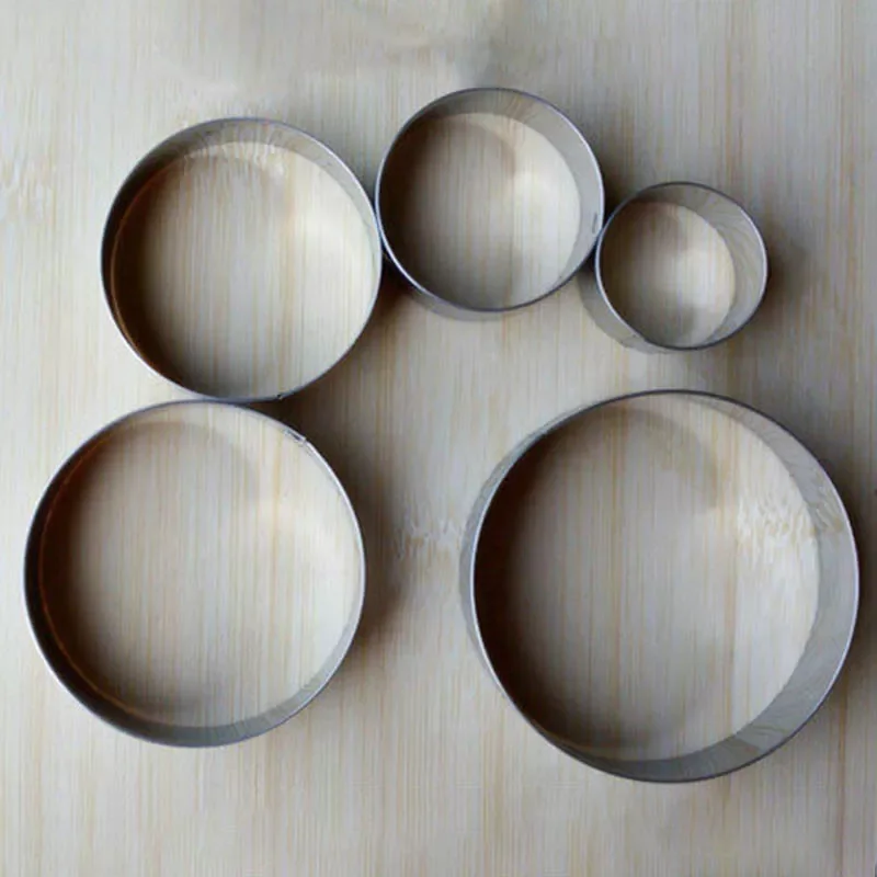 

Stainless Steel Biscuit Mould Portable Round Shape Cake Fondant Mold Kitchen Gadgets Baking Accessories Cookie Cutter 5Pcs