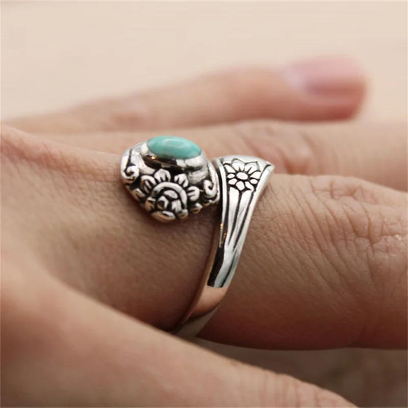 

Vintage Style Inlaid Turquoise Flowers Rattan Pattern Ring Charm Fashion Women Metal Rings Engagement Wedding Party Gift Jewelry