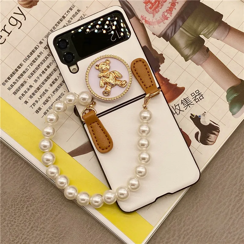 

Fashion Cute Bear Stand Bracket Cossbody Metal Pearl Chain White Leather Case Cover For Samsung Galaxy Z Flip 4G 4 3 Flip4 5G
