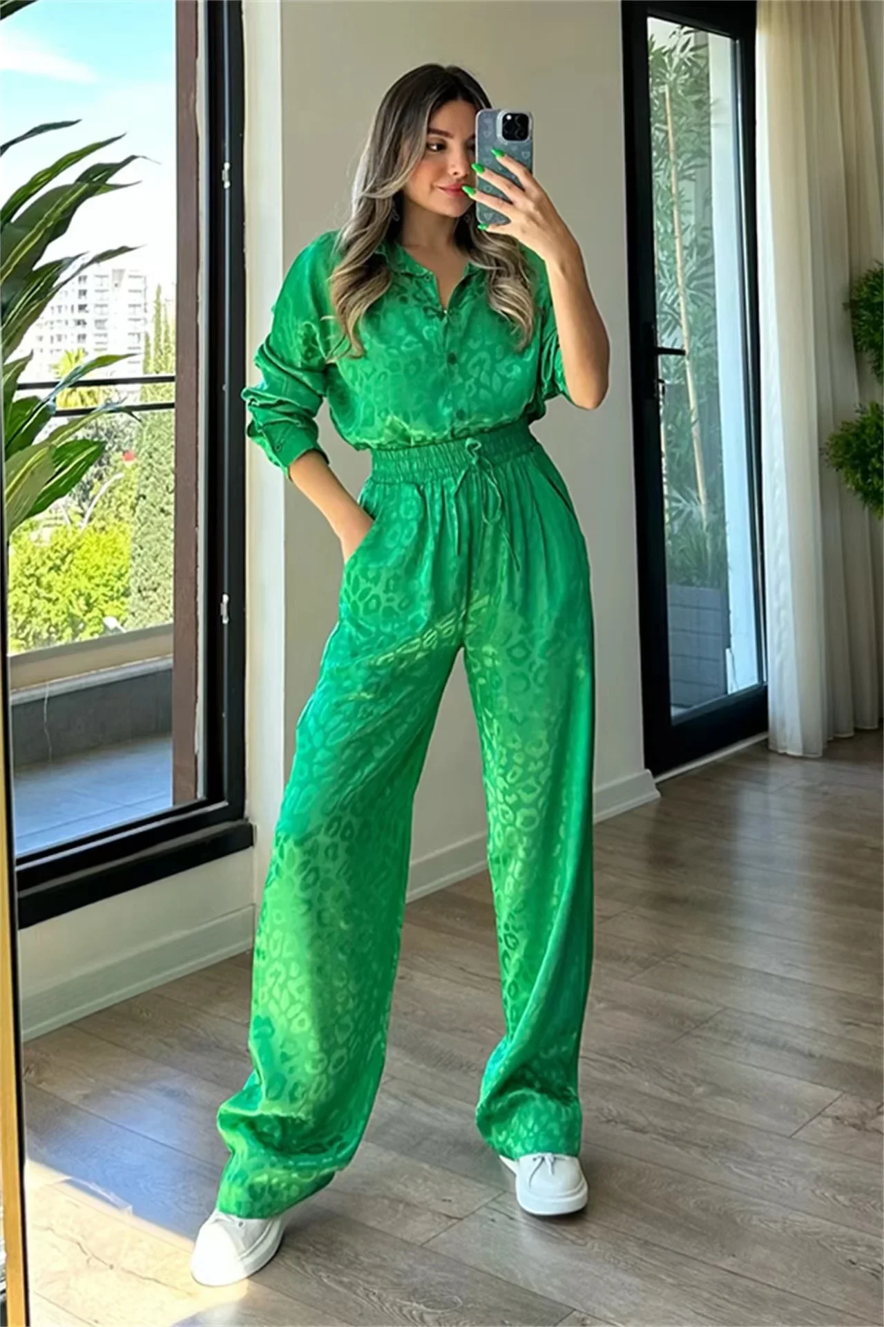 Женский офисный костюм из двух предметов