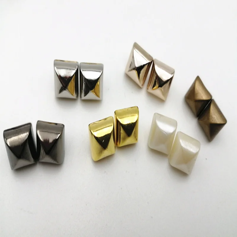 

1LOT= 50 pieces 10MM SMALL SIZE PLASTIC GOLD BOTONE PLATING BUTTONS SHIRT DIY ACCESSORIES A25