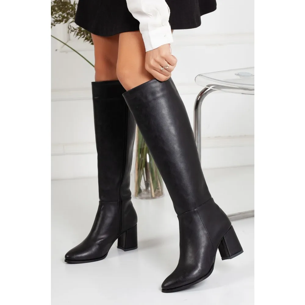 

Women's Black Boots 8 cm Pointed toe