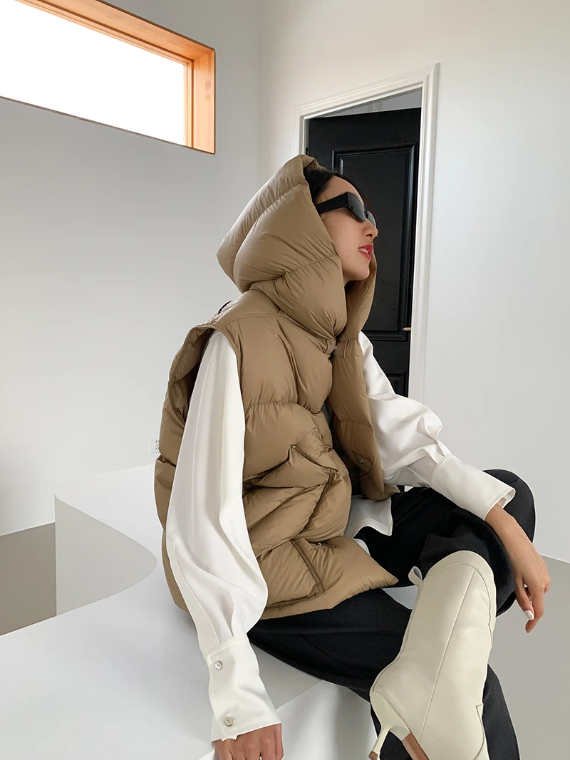 

Ultra Light Waistcoat 90% White Duck Down Women Vest Hooded Winter Thick Bread Down Jacket Sleeveless Female Loose Gilet Outwear