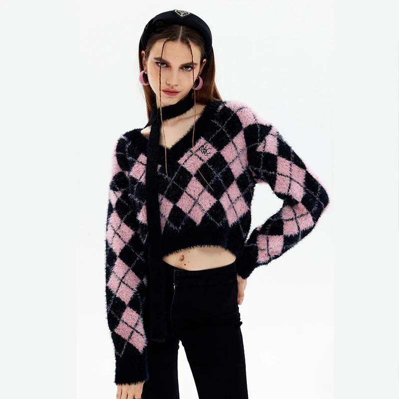 

Kawaii 2022 Fall Winter Vintage 2000s Aesthetic Heart V Neck Knitted Black Pink Pullover Cropped Argyle Y2K Sweater for Women