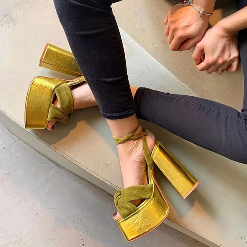 

2022 New High Heel Women Sandals Thick Platform Female Buckle Strap Office Ladies Shoes Satin Upper Floral Print Summer Sandals