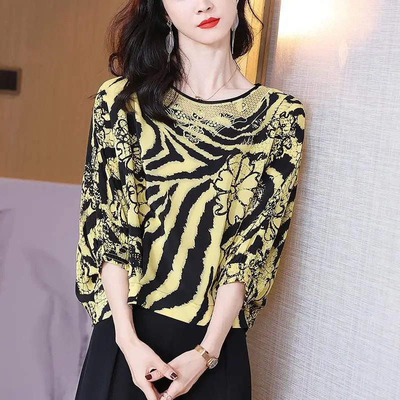 

Футболка женская из искусственного шелка, с рукавом летучая мышь и принтом, 2022