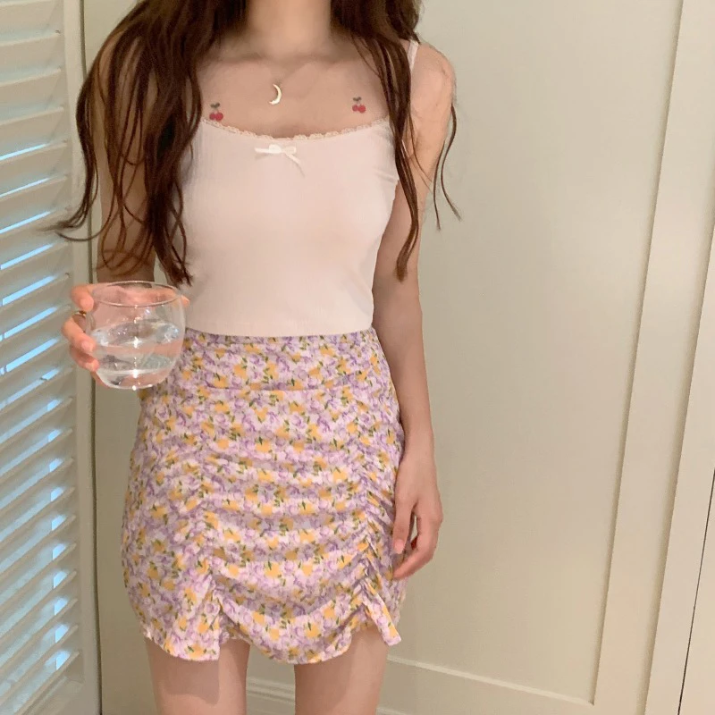 Женский укороченный топ без рукавов однотонный на бретелях-спагетти с бантом и