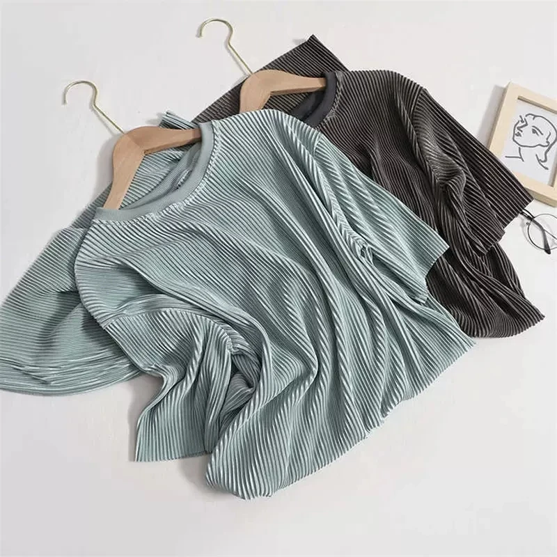 

Женское Плиссированное вертикальное платье-футболка с круглым вырезом