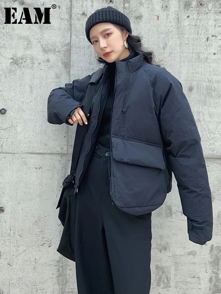 [EAM]  Black Pocket Big Size Cotton-padded Coat Long Sleeve Loose Fit Women Parkas Fashion Tide New Autumn Winter 2022 1DF1106