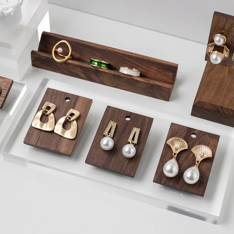 Рисунок 3 - Подставка для хранения сережек