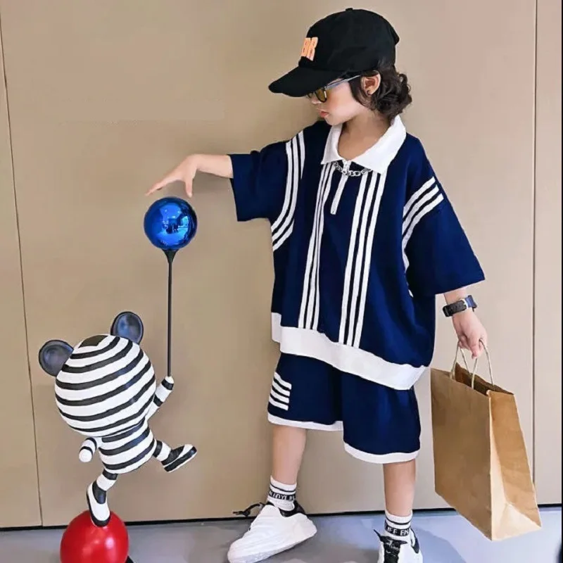 

Хлопковый костюм для мальчиков 5-16 лет, свободная полосатая футболка на молнии и шорты, штаны, школьный комплект в стиле преппи, летняя одежда