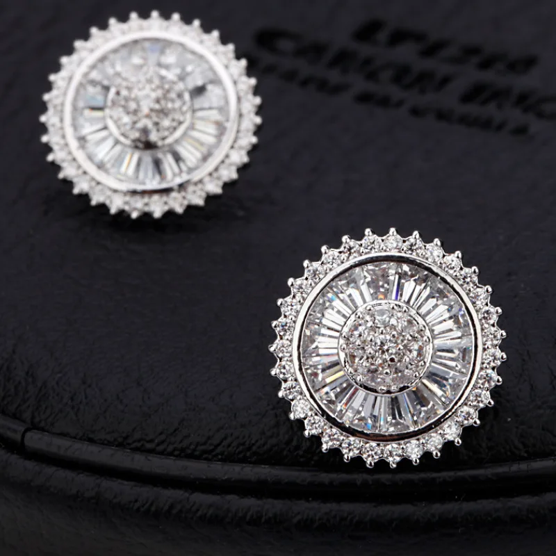 

Luxury Disc Fashion Ladder Cubic Zirconia Hearts & Arrows Small Round Earrings Luxury Geometry Stud Earrings For Women Wholeslae